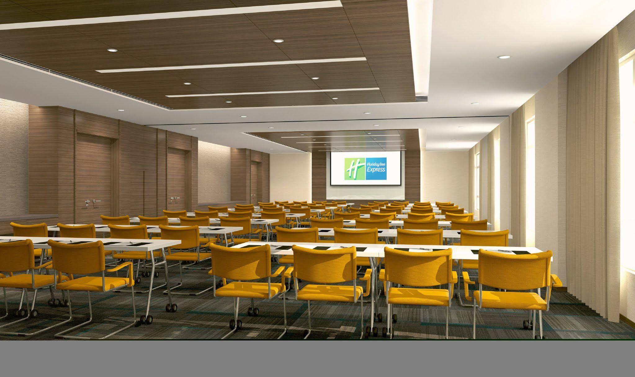 Holiday Inn Express Chengdu Huanhuaxi By Ihg-Near Jinsha Site Musem,Near Wuhou Temple Museum,Welcome Drinks,Free Gym,Free Self-Service Laundry Chengdú Exterior foto