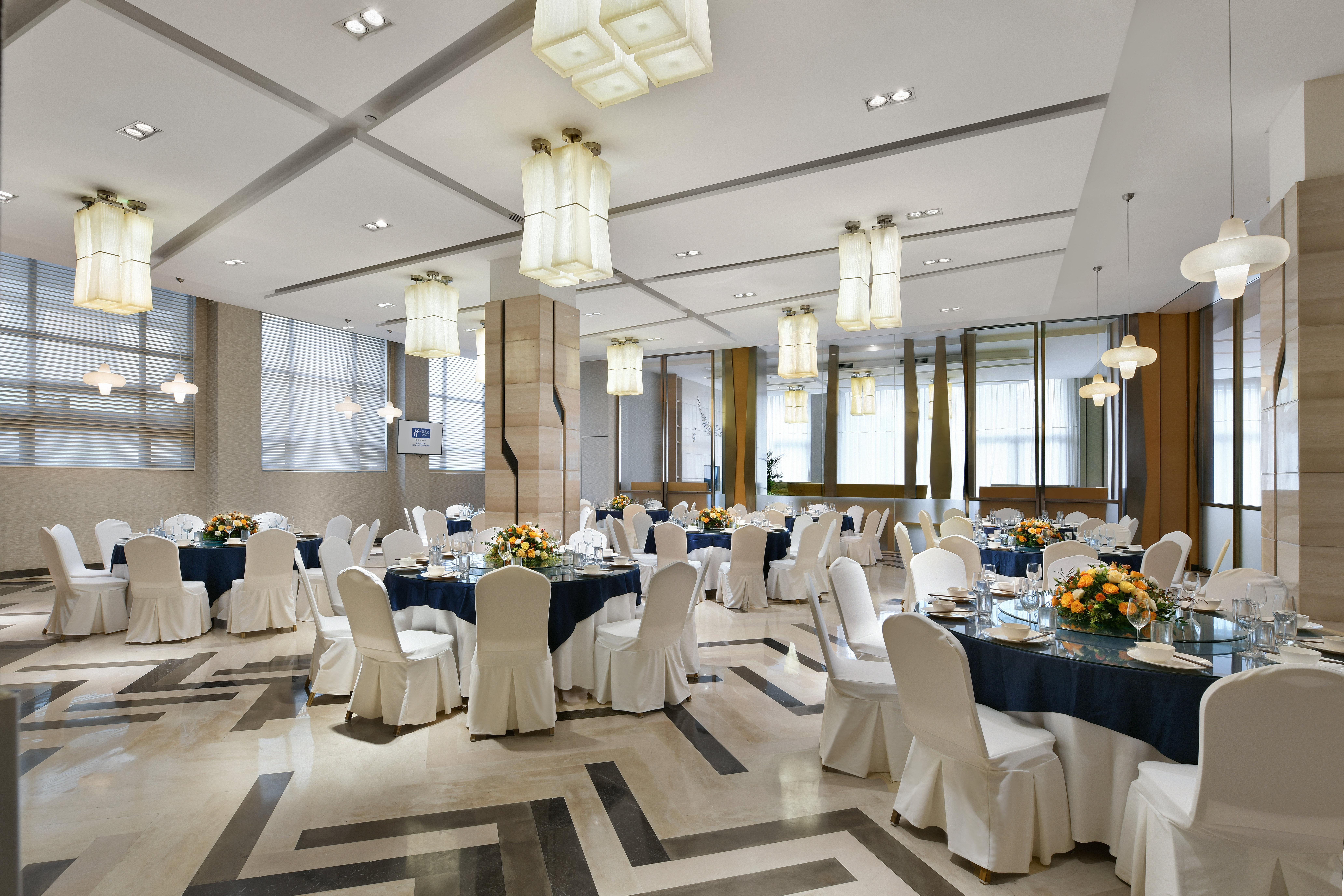 Holiday Inn Express Chengdu Huanhuaxi By Ihg-Near Jinsha Site Musem,Near Wuhou Temple Museum,Welcome Drinks,Free Gym,Free Self-Service Laundry Chengdú Exterior foto