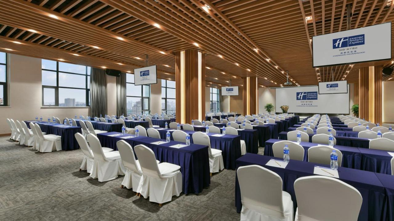 Holiday Inn Express Chengdu Huanhuaxi By Ihg-Near Jinsha Site Musem,Near Wuhou Temple Museum,Welcome Drinks,Free Gym,Free Self-Service Laundry Chengdú Exterior foto