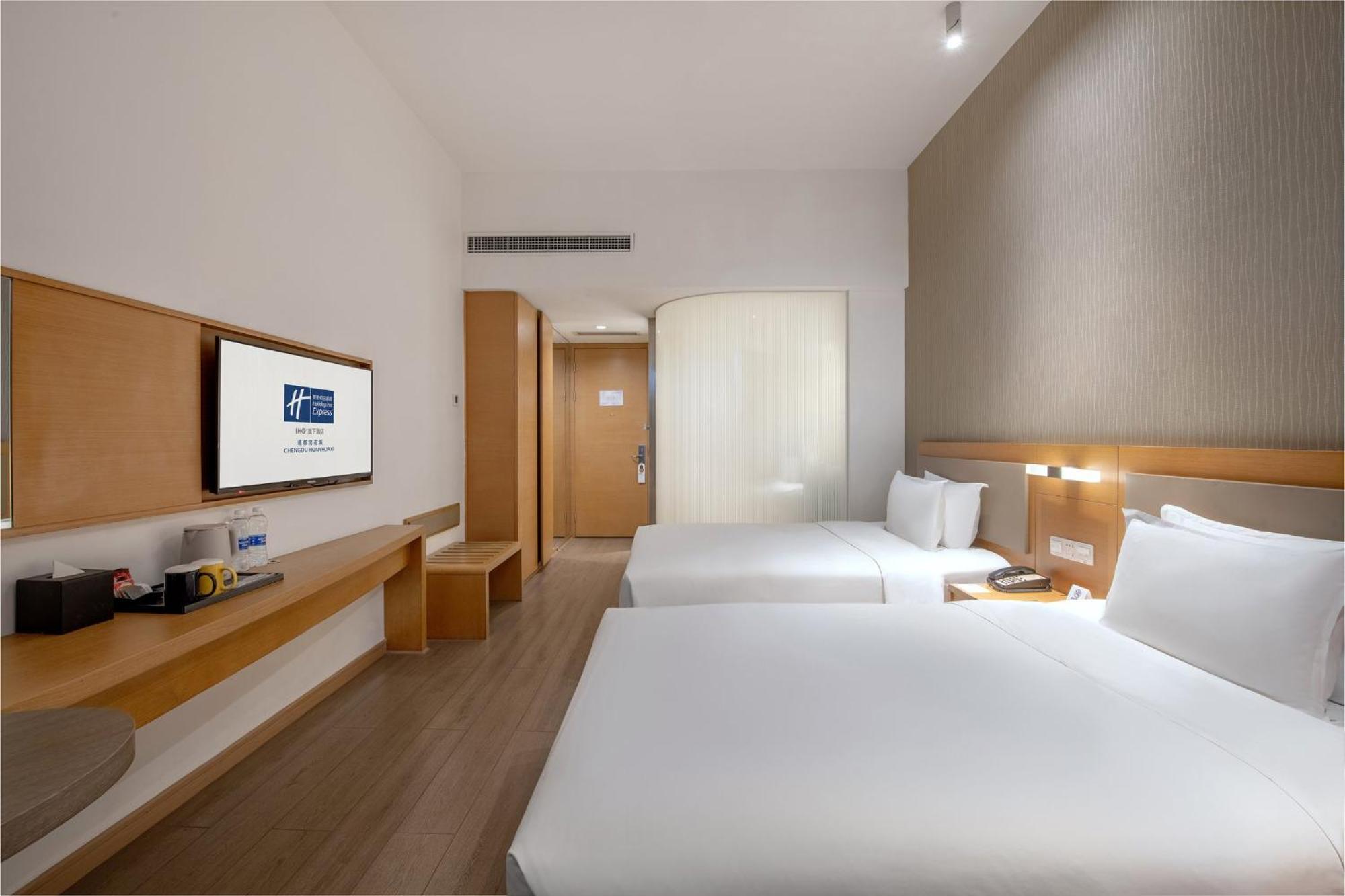 Holiday Inn Express Chengdu Huanhuaxi By Ihg-Near Jinsha Site Musem,Near Wuhou Temple Museum,Welcome Drinks,Free Gym,Free Self-Service Laundry Chengdú Exterior foto