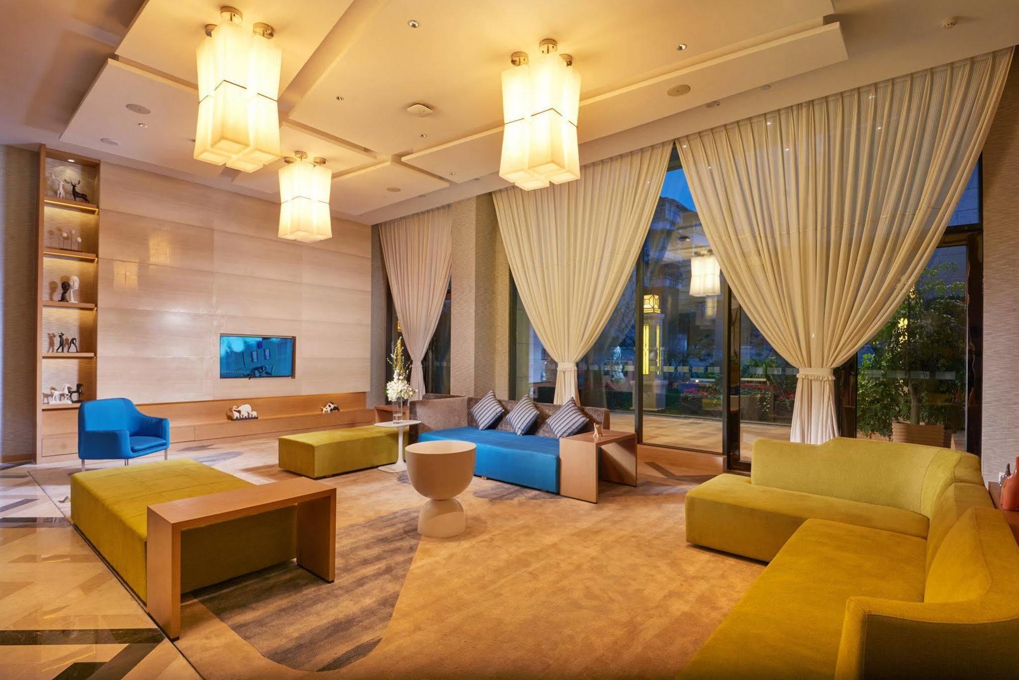 Holiday Inn Express Chengdu Huanhuaxi By Ihg-Near Jinsha Site Musem,Near Wuhou Temple Museum,Welcome Drinks,Free Gym,Free Self-Service Laundry Chengdú Exterior foto