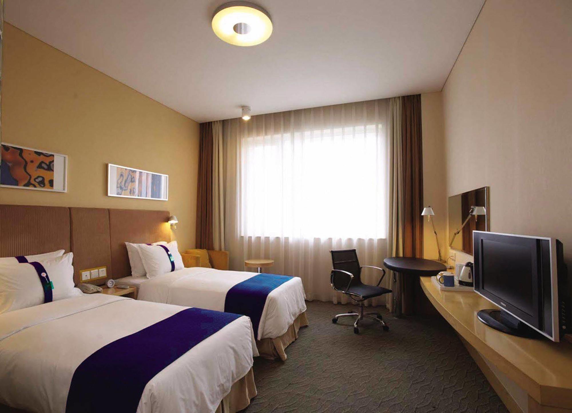 Holiday Inn Express Chengdu Huanhuaxi By Ihg-Near Jinsha Site Musem,Near Wuhou Temple Museum,Welcome Drinks,Free Gym,Free Self-Service Laundry Chengdú Exterior foto